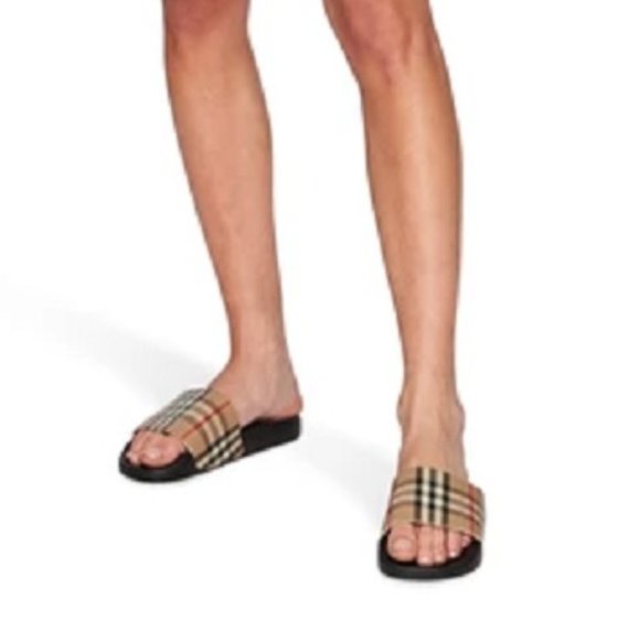 $398 *NEW* (9) Burberry Printed Sandals/Slides - Picture 14 of 16